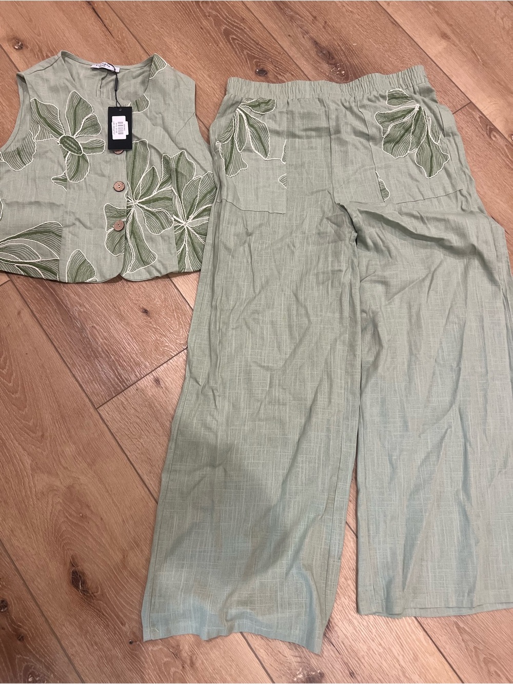 Light Green Floral Embroidered Wide-Leg Pants - Women